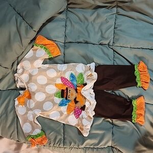 Rare Edition Thanksgiving 2 piece set